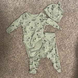 H&M Green Snoopy Matching Set
